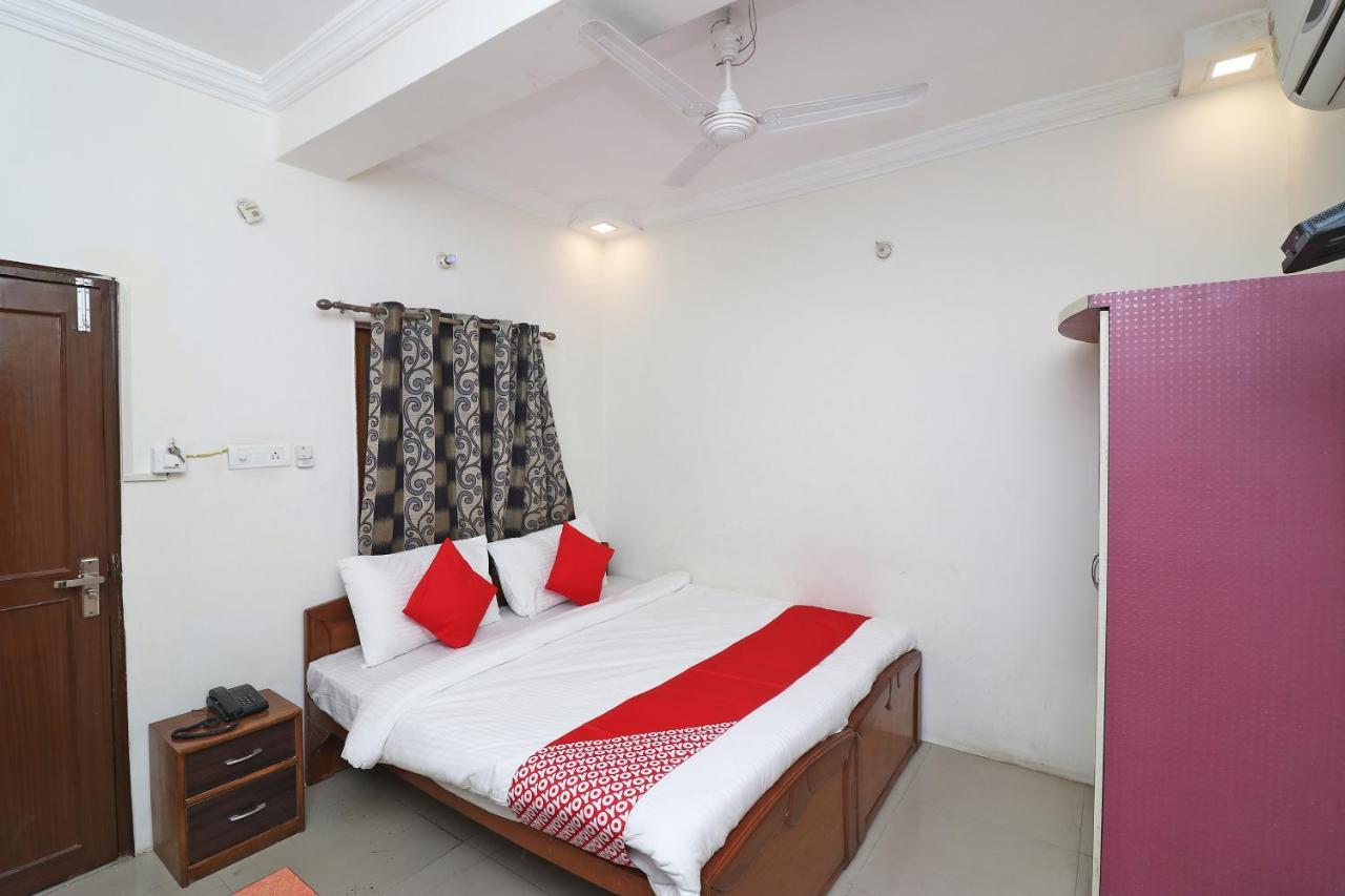 Oyo Flagship 19301 Mezbaan International Naka Hindola Otel Lucknow Dış mekan fotoğraf