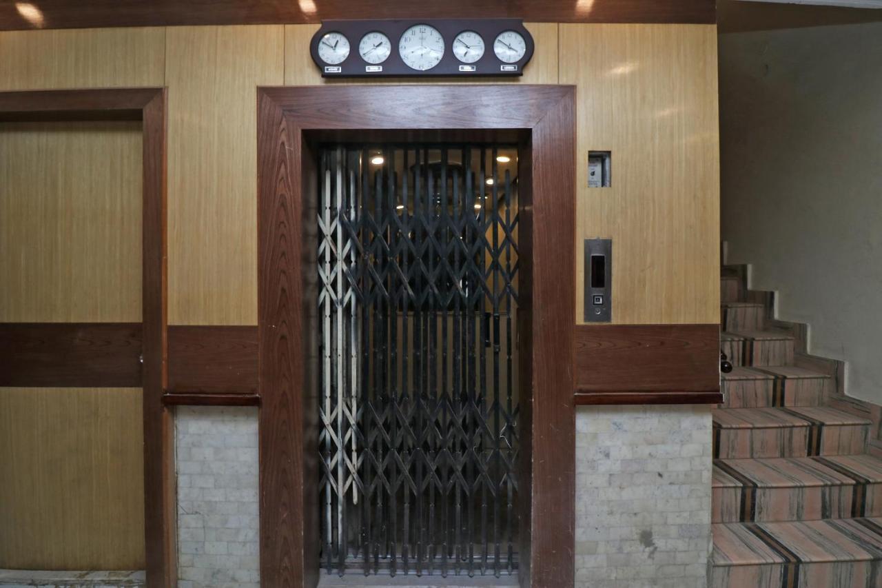 Oyo Flagship 19301 Mezbaan International Naka Hindola Otel Lucknow Dış mekan fotoğraf