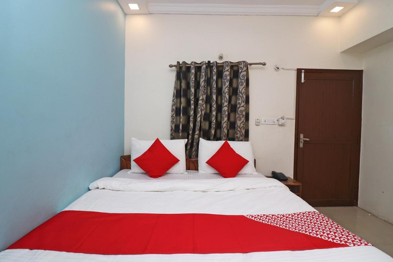 Oyo Flagship 19301 Mezbaan International Naka Hindola Otel Lucknow Dış mekan fotoğraf